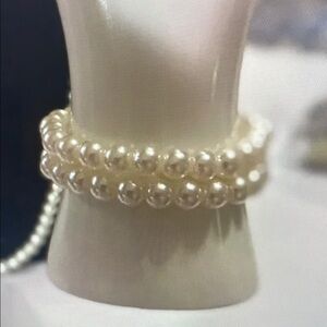 Elegant Pearl Bracelet